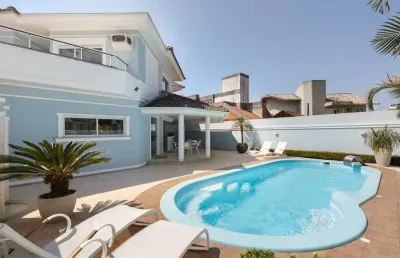 Casa para locação em florianópolis, jurere internacional, 4 dormitórios, 3 suítes, 3 banheiros, 2 vagas