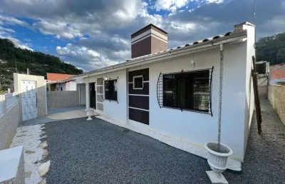 Casa com 3 quartos à venda na Rua Elisa Volkmann Maass, Jaraguá Noventa e Nove, Jaraguá do Sul
