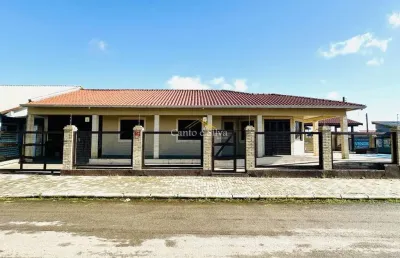 Casa com 4 dormitórios próxima ao centro na praia de atlântida sul