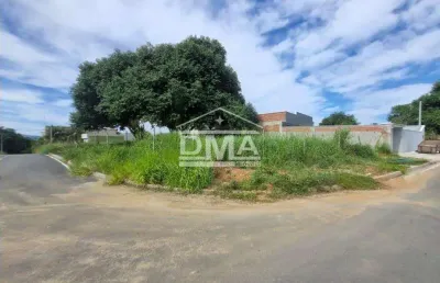 Terreno plano de esquina à venda em jacaroà - 459m²