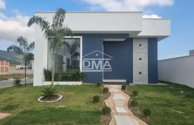 Casa de condomínio - 3 quartos ( 1 suíte com closet ) - àrea gourmet - piscina - 1ª locação