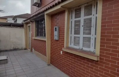 Apartamento térreo 2 quartos no bairro do macuco santos