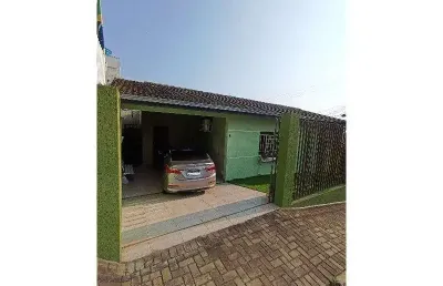 Casa com 3 quartos para alugar na Rua Doutor Colares, 913, Centro, Ponta Grossa