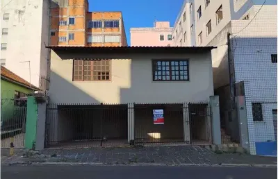 Casa com 4 quartos para alugar na Rua Visconde de Nacar, Centro, Ponta Grossa
