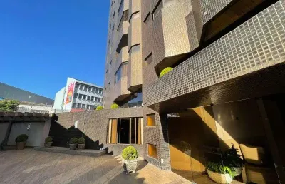Apartamento com 4 quartos para alugar na Avenida Doutor Vicente Machado, Centro, Ponta Grossa