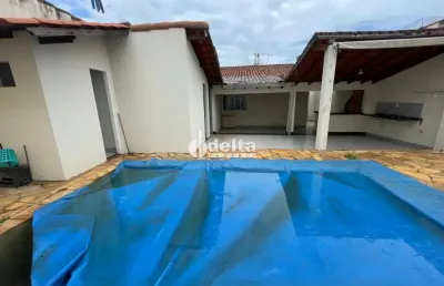 Casa residencial disponível para venda e locação no bairro santa mônica em uberlândia-mg