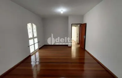 Casa residencial disponível para venda e locação no bairro fundinho em uberlândia-mg