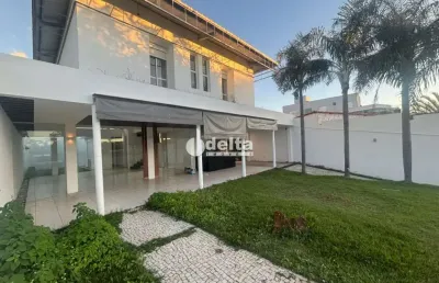 Casa disponível para locação e venda no bairro city uberlândia em uberlândia-mg.