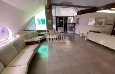 Casa comercial disponível para locação/venda  no bairro centro em uberlândia-mg