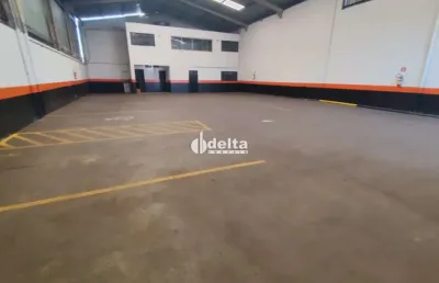 Galpão disponível para locação no bairro brasil em uberlândia-mg