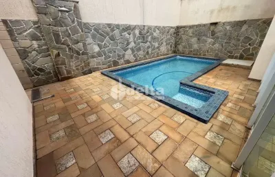 Casa residencial disponível para locação no bairro cidade jardim em uberlândia-mg.