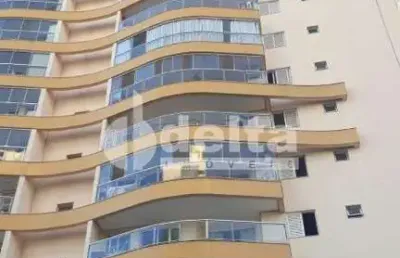 Apartamento com 3 quartos para alugar no Centro, Uberlândia 