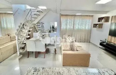 Cobertura  disponível para locação e venda no bairro santa mônica em uberlândia-mg