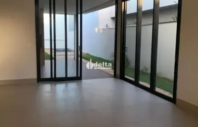 Casa no condomínio varanda sul disponível para locação no bairro shopping park em uberlândia-mg
