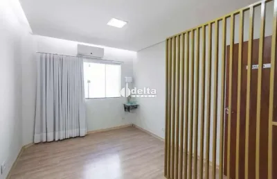 Casa comercial disponível para locação no bairro fundinho em uberlândia-mg.