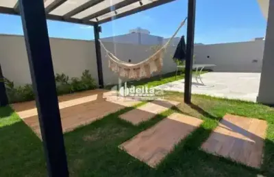 Casa mobiliada no condomínio alpha ville disponível para locação no bairro granja marileusa em uberlândia-mg