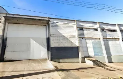 Galpão com 900m² de área construída, disponível para locação no bairro brasil em uberlândia-mg