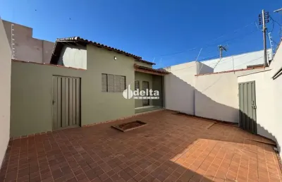 Casa disponível para locação no bairro osvaldo rezende em uberlândia-mg