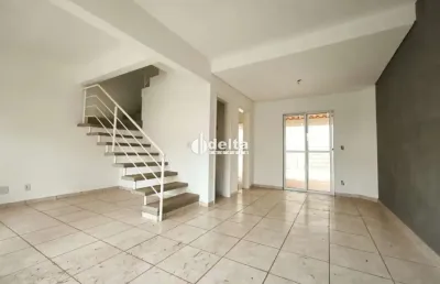Casa em condomínio disponível no bairro jardim sul em uberlândia-mg