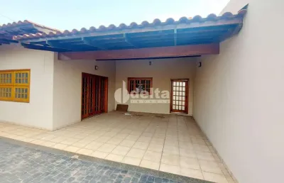 Casa residencial disponível para locação e venda no bairro umuarama em uberlândia-mg