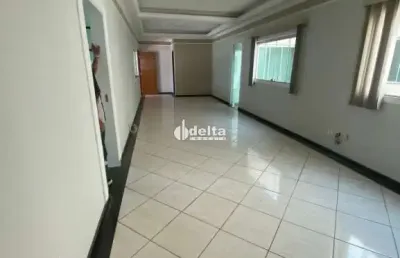 Casa residencial disponível para locação no bairro tibery em uberlândia-mg.