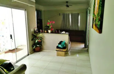 Casa residencial disponível para locação no bairro planalto em uberlândia-mg.