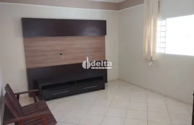 Casa residencial disponível para locação e venda no bairro santa mônica em uberlândia-mg.