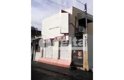 Casa comercial disponível para locação no bairro umuarama em uberlândia-mg