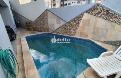 Casa residencial disponível para locação e venda no bairro nossa senhora das graças em uberlândia-mg.