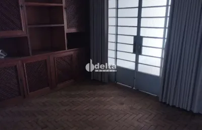 Casa disponível para locação no bairro martins em uberlândia-mg
