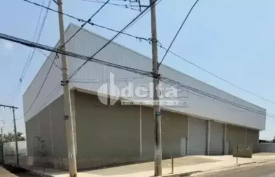 Galpão disponível para locação no bairro marta helena em uberlândia - mg.