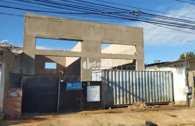 Loja disponível para locação no bairro santa mônica em uberlândia-mg