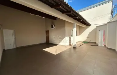 Casa comercial com habite-se disponível para locação no bairro brasil em uberlândia-mg