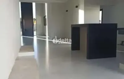 Casa em condomínio disponível para locação no bairro granja marileusa em uberlândia-mg.