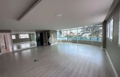 Apartamento disponível para locação e venda no bairro osvaldo rezende em uberlândia-mg