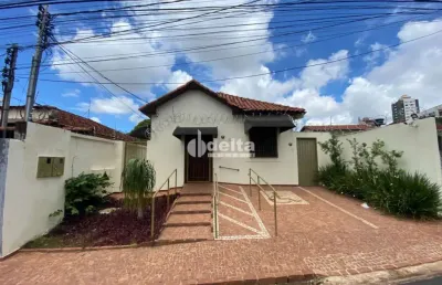 Casa mista disponível para locação no bairro fundinho em uberlândia-mg