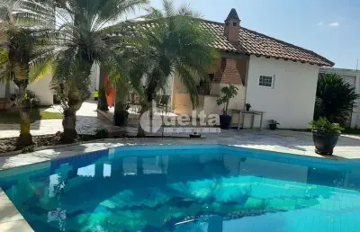 Casa residencial disponível para locação e venda no bairro cidade jardim em uberlândia-mg