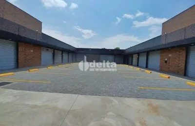 Loja disponível para locação no bairro shopping park em uberlândia-mg.