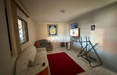 Casa residencial disponível para locação no bairro fundinho em uberlândia-mg