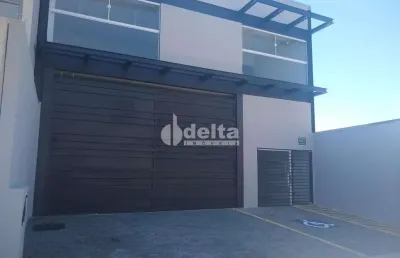 Loja disponível para locação no bairro umuarama em uberlândia-mg.
