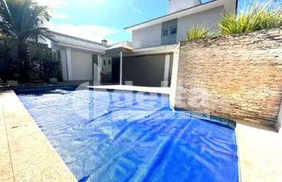 Casa em condomínio disponível para locação no bairro morada da colina em uberlândia-mg