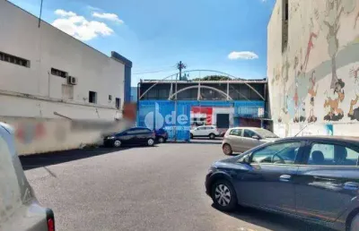 Loja disponível para locação no bairro nossa senhora aparecida em uberlândia-mg