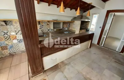 Casa comercial e residencial disponível para locação no bairro lidice em uberlândia-mg