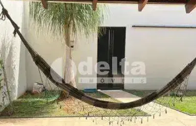Casa disponível para locação no bairro jardim inconfidência em uberlândia-mg