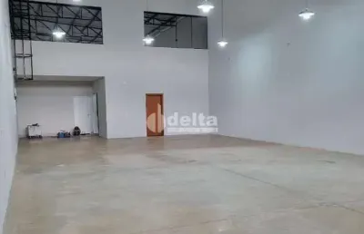 Galpão comercial disponível para locação no bairro grand ville em uberlândia-mg