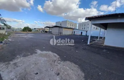 Galpão comercial disponível para locação no bairro presidente roosevelt em uberlândia-mg