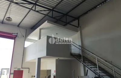 Galpão comercial disponível para locação no bairro santa rosa em uberlândia-mg