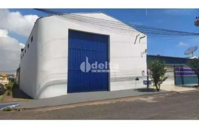 Galpão comercial disponível para locação no bairro nossa senhora das graças em uberlândia-mg