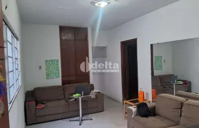 Casa residencial disponível para locação no bairro lidíce em uberlândia-mg