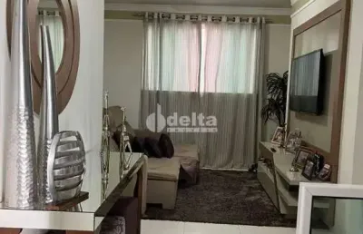 Cobertura disponível para locação no bairro santa mônica em uberlândia-mg